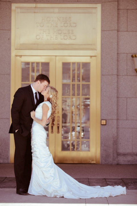Wedding-and-Portrait-Photographer-draper-temple032IMG_0401-Blog(pp_w480_h720)