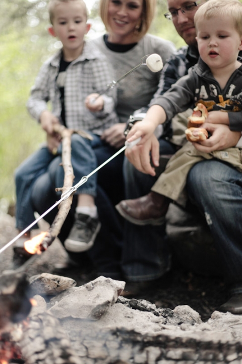 Wedding-and-Portrait-Photographer-Family-Campfire-shoot017IMG_3158-Blog(pp_w480_h720)