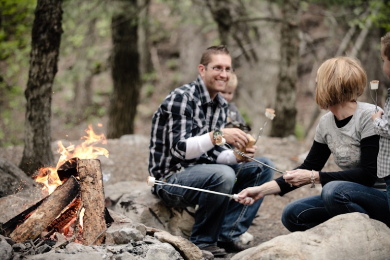 Wedding-and-Portrait-Photographer-Family-Campfire-shoot021IMG_2970-Blog(pp_w768_h511)