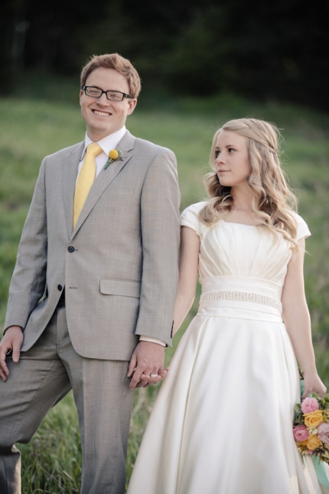 Wedding-and-Portrait-Photographer-Mountains-Bridals037IMG_5638-Blog(pp_w480_h720)