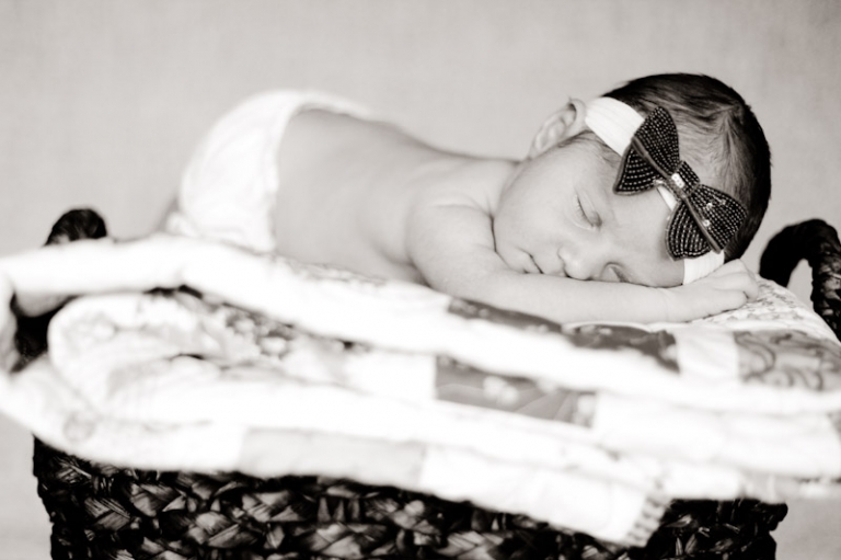 Wedding-and-Portrait-Photographer-Newborns004IMG_8819-Blog(pp_w768_h511)