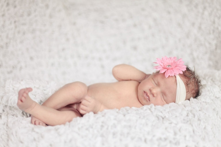 Wedding-and-Portrait-Photographer-Newborns009IMG_1332-Blog(pp_w768_h511)