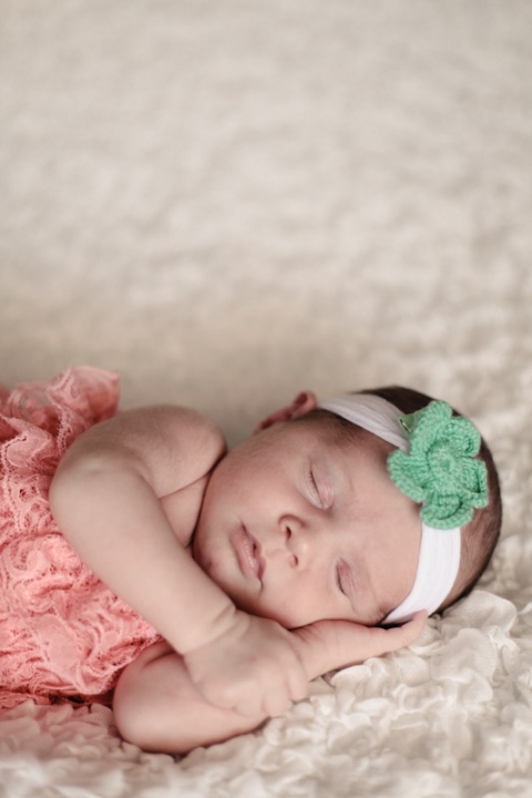 Wedding-and-Portrait-Photographer-Newborns009IMG_8877-Blog(pp_w480_h720)