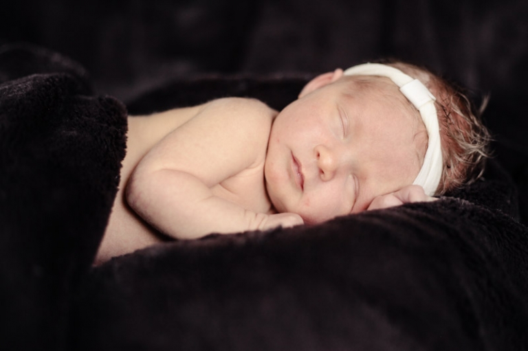 Wedding-and-Portrait-Photographer-Newborns011IMG_1287-Blog(pp_w768_h511)