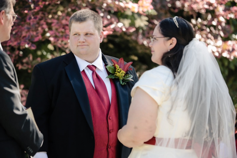 Wedding-and-Portrait-Photographer-North-Hampton-house-reception-center0110R0A9551-Blog(pp_w768_h511)