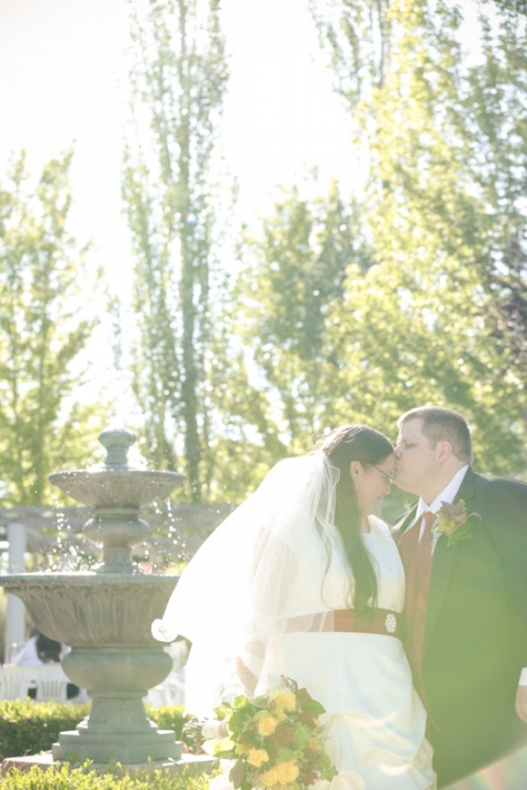 Wedding-and-Portrait-Photographer-North-Hampton-house-reception-center0190R0A0036-Blog(pp_w480_h720)