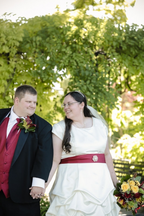 Wedding-and-Portrait-Photographer-North-Hampton-house-reception-center0230R0A9900-Blog(pp_w480_h720)