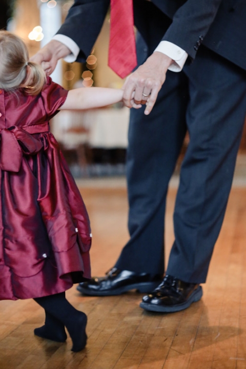 Wedding-and-Portrait-Photographer-North-Hampton-house-reception-center0360R0A0458-Blog(pp_w480_h720)