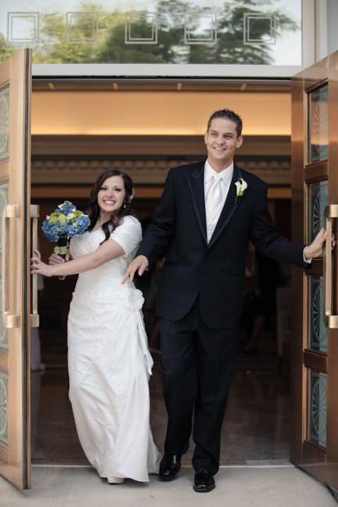 Wedding-and-Portrait-Photographer-Timpanogos-Wedding-Photographer006IMG_9445-Blog(pp_w480_h720)