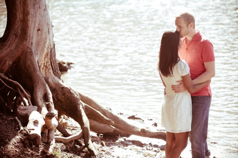 Wedding-and-Portrait-Photographer-water-engagements-Elisabeth-Kate-Studios-Photography002IMG_8977-Blog(pp_w768_h511)
