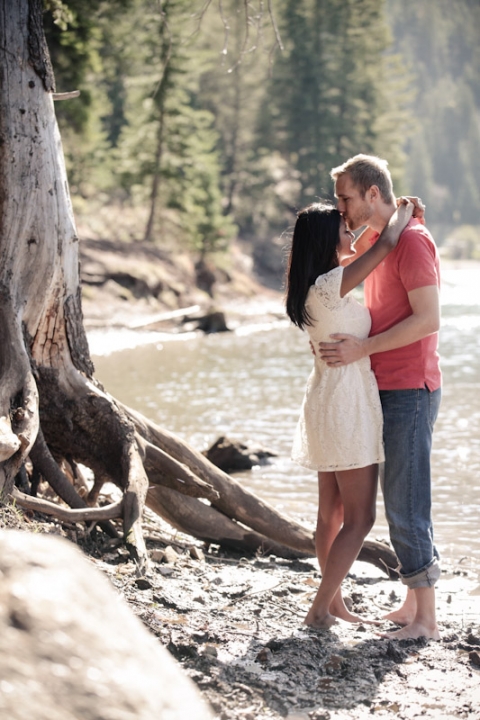Wedding-and-Portrait-Photographer-water-engagements-Elisabeth-Kate-Studios-Photography004IMG_8950-Blog(pp_w480_h720)