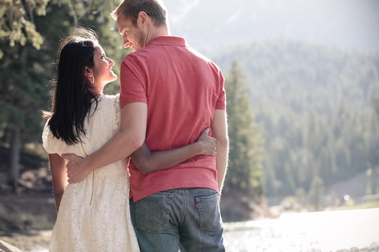 Wedding-and-Portrait-Photographer-water-engagements-Elisabeth-Kate-Studios-Photography007IMG_9010-Blog(pp_w768_h511)