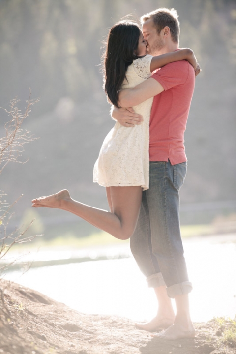 Wedding-and-Portrait-Photographer-water-engagements-Elisabeth-Kate-Studios-Photography013IMG_9283-Blog(pp_w480_h720)