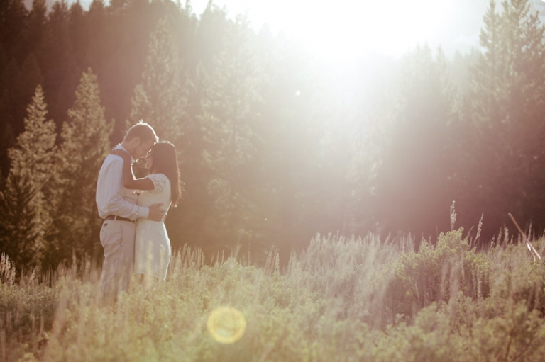 Wedding-and-Portrait-Photographer-water-engagements-Elisabeth-Kate-Studios-Photography034IMG_9539-Blog(pp_w768_h511)
