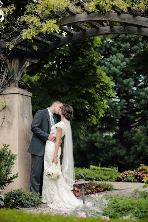 Wedding-and-Portrait-Photographer-Bridals-UT0050R0A3163-Blog(pp_w480_h720)