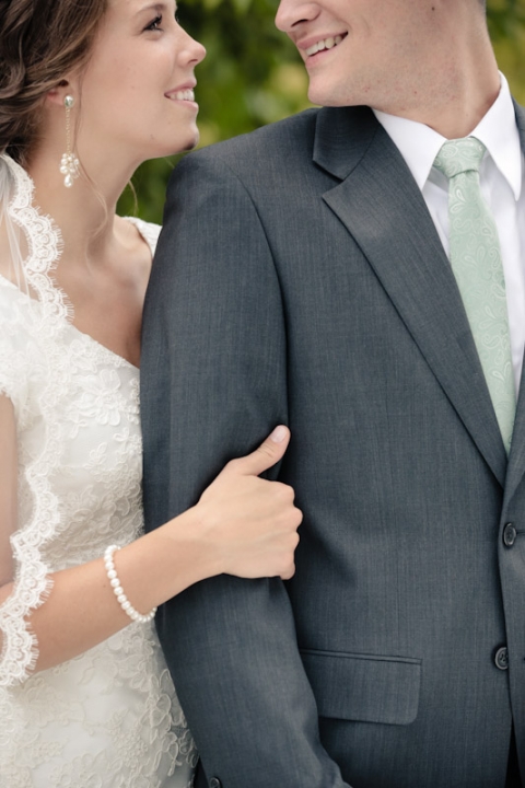 Wedding-and-Portrait-Photographer-Bridals-UT0120R0A3275-Blog(pp_w480_h720)