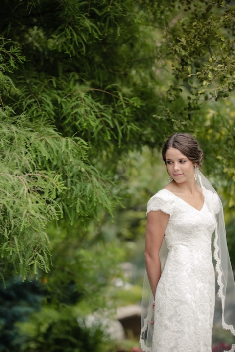 Wedding-and-Portrait-Photographer-Bridals-UT0160R0A3358-Blog(pp_w480_h720)