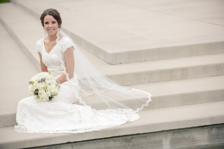 Wedding-and-Portrait-Photographer-Bridals-UT0250R0A3008-Blog(pp_w768_h511)
