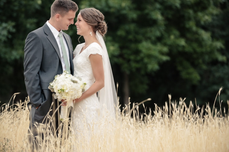Wedding-and-Portrait-Photographer-Bridals-UT0270R0A3545-Blog(pp_w768_h511)