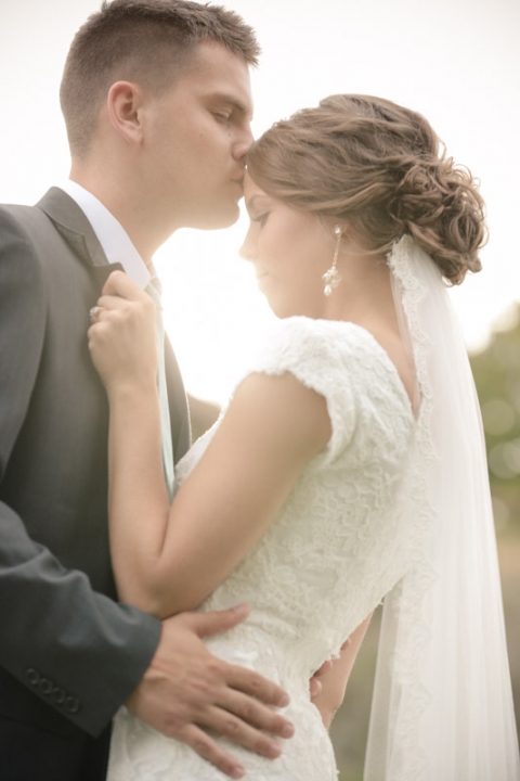 Wedding-and-Portrait-Photographer-Bridals-UT0400R0A3420-Blog(pp_w480_h720)
