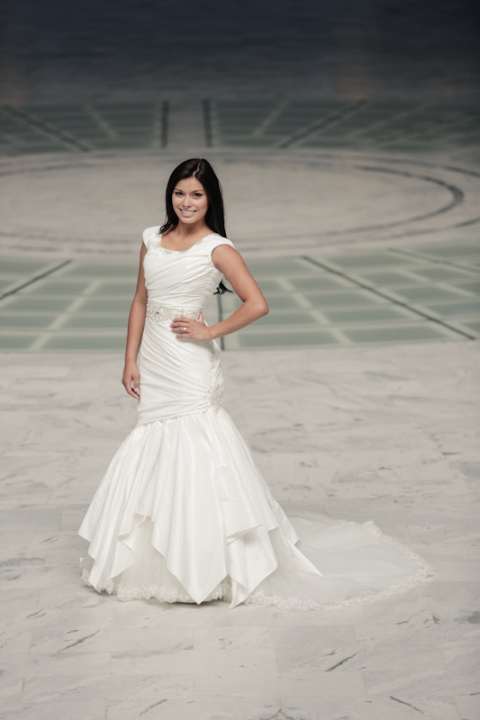 Wedding-and-Portrait-Photographer-Bridals0050R0A0001-Blog(pp_w480_h720)