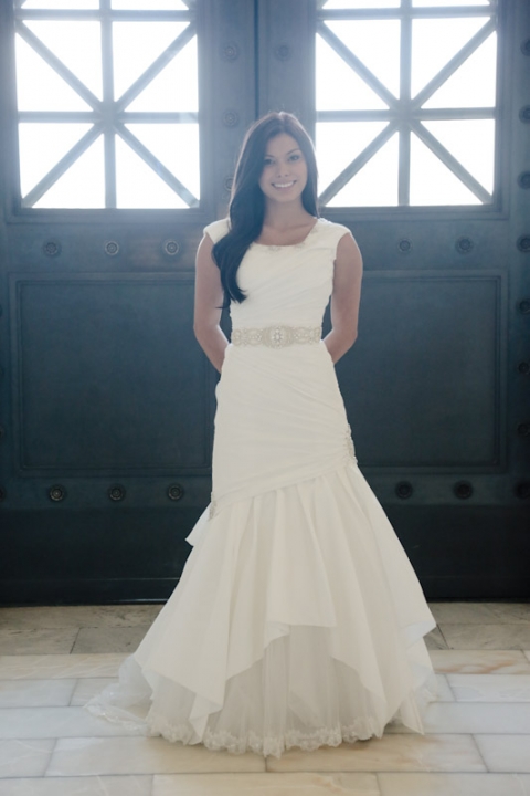 Wedding-and-Portrait-Photographer-Bridals0100R0A0131-Blog(pp_w480_h720)