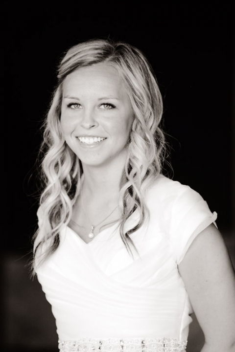 Wedding-and-Portrait-Photographer-Bridals0120R0A0369-Blog(pp_w480_h720)