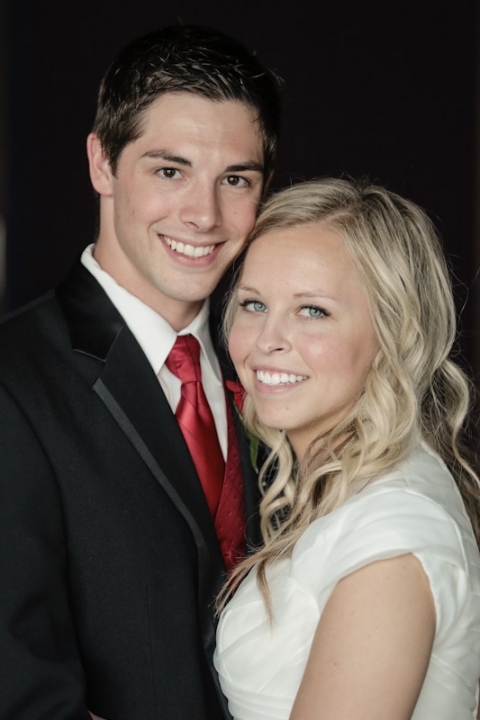 Wedding-and-Portrait-Photographer-Bridals0190R0A0400-Blog(pp_w480_h720)