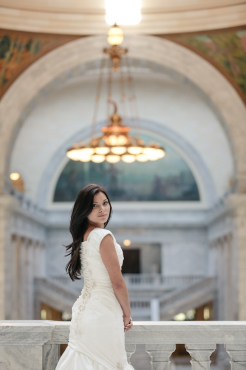 Wedding-and-Portrait-Photographer-Bridals0210R0A0028-Blog(pp_w480_h720)