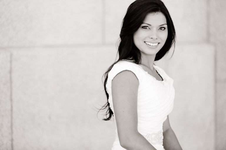 Wedding-and-Portrait-Photographer-Bridals0300R0A0259-Blog(pp_w768_h511)