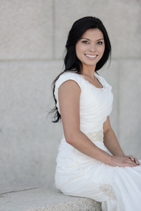 Wedding-and-Portrait-Photographer-Bridals0310R0A0254-Blog(pp_w480_h720)