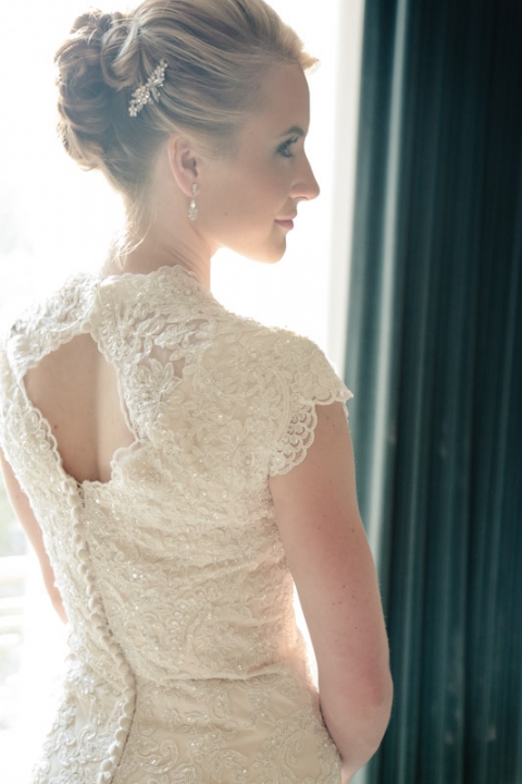 Wedding-and-Portrait-Photographer-Elegant-Bridals-UT0060R0A2666-Blog(pp_w480_h720)