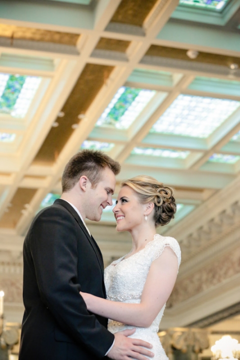 Wedding-and-Portrait-Photographer-Elegant-Bridals-UT0130R0A2806-Blog(pp_w480_h720)