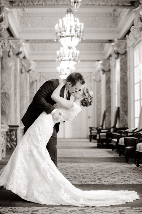 Wedding-and-Portrait-Photographer-Elegant-Bridals-UT0160R0A2872-Blog(pp_w480_h720)