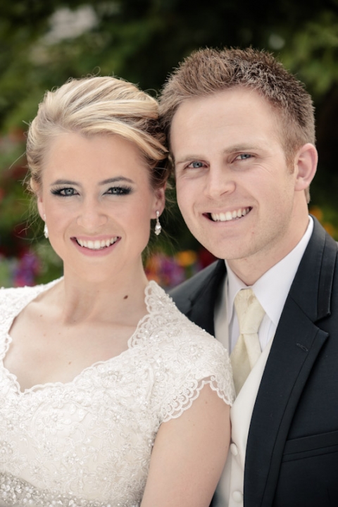Wedding-and-Portrait-Photographer-Elegant-Bridals-UT0200R0A2337-Blog(pp_w480_h720)