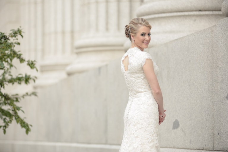 Wedding-and-Portrait-Photographer-Elegant-Bridals-UT0280R0A2405-Blog(pp_w768_h511)