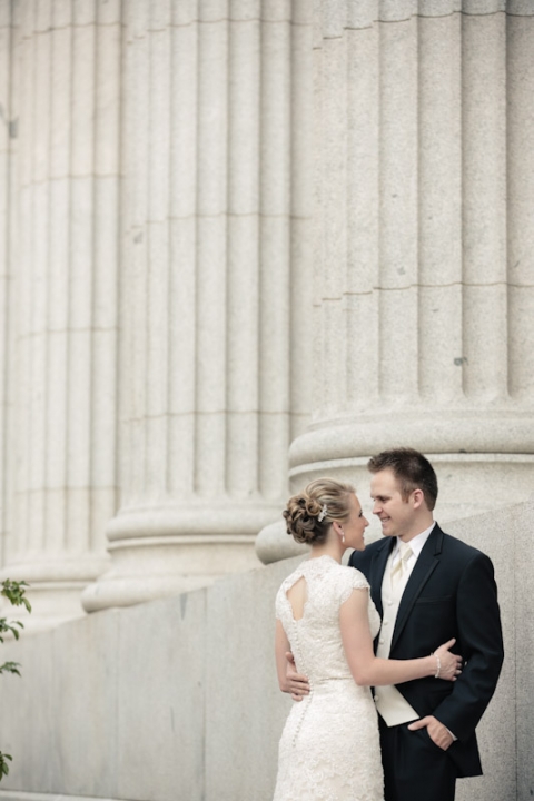Wedding-and-Portrait-Photographer-Elegant-Bridals-UT0290R0A2443-Blog(pp_w480_h720)