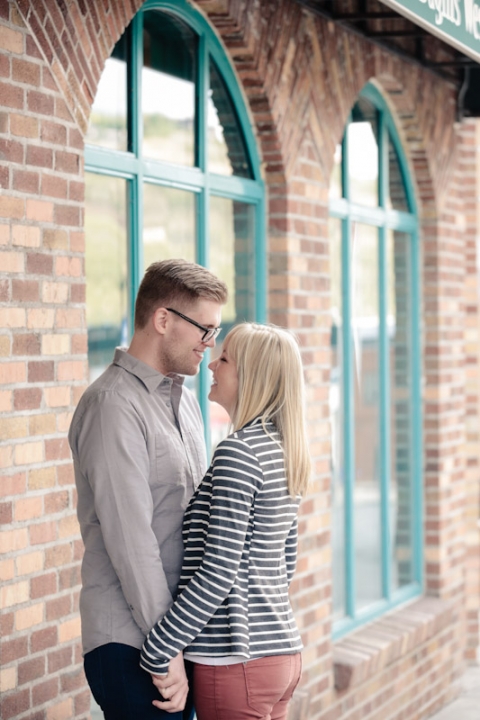 Wedding-and-Portrait-Photographer-Engagements-UT0030R0A1171-Blog(pp_w480_h720)