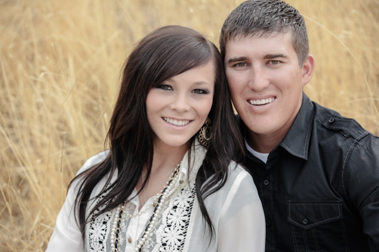 Wedding-and-Portrait-Photographer-Engagements-UT0080R0A0820-Blog(pp_w768_h511)