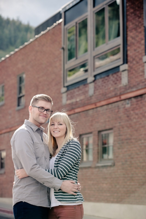 Wedding-and-Portrait-Photographer-Engagements-UT0080R0A1316-Blog(pp_w480_h720)