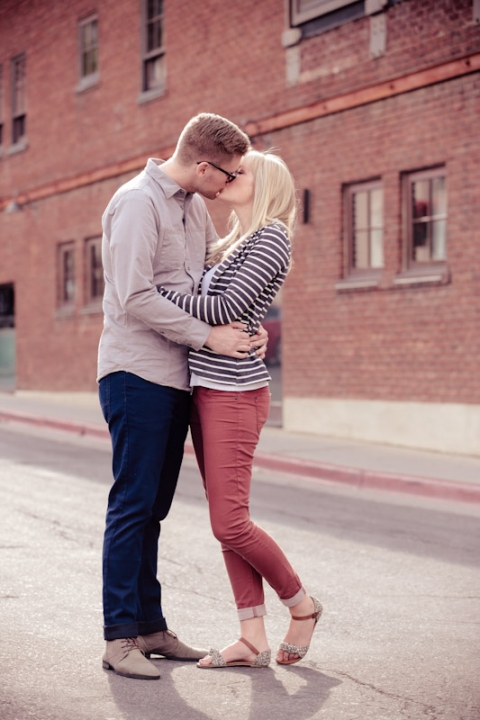 Wedding-and-Portrait-Photographer-Engagements-UT0090R0A1329-Blog(pp_w480_h720)