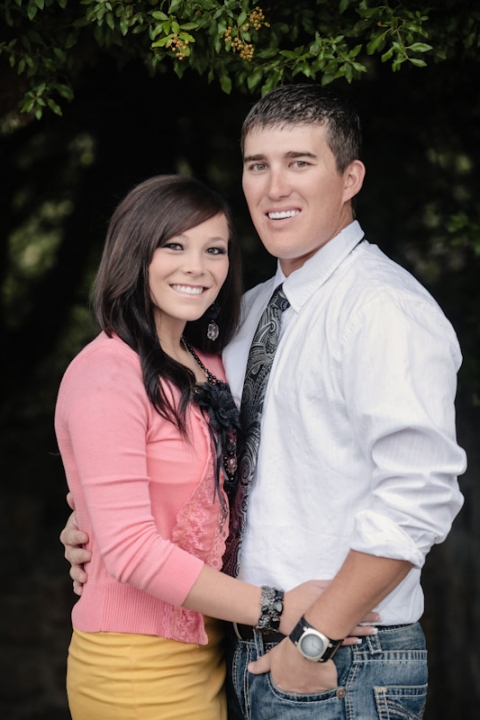 Wedding-and-Portrait-Photographer-Engagements-UT0240R0A0028-Blog(pp_w480_h720)