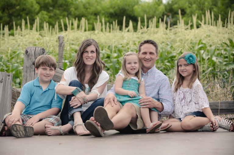 Wedding-and-Portrait-Photographer-Family-photos0010R0A4954-Blog(pp_w768_h511)