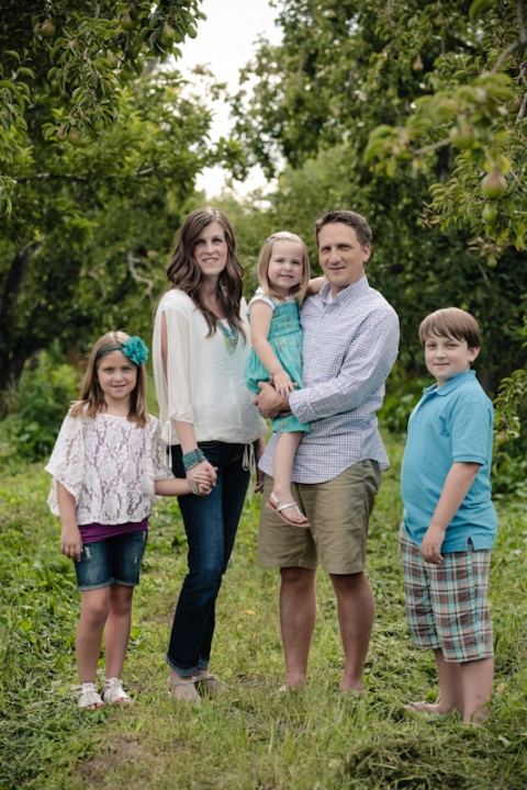 Wedding-and-Portrait-Photographer-Family-photos0020R0A4794-Blog(pp_w480_h720)