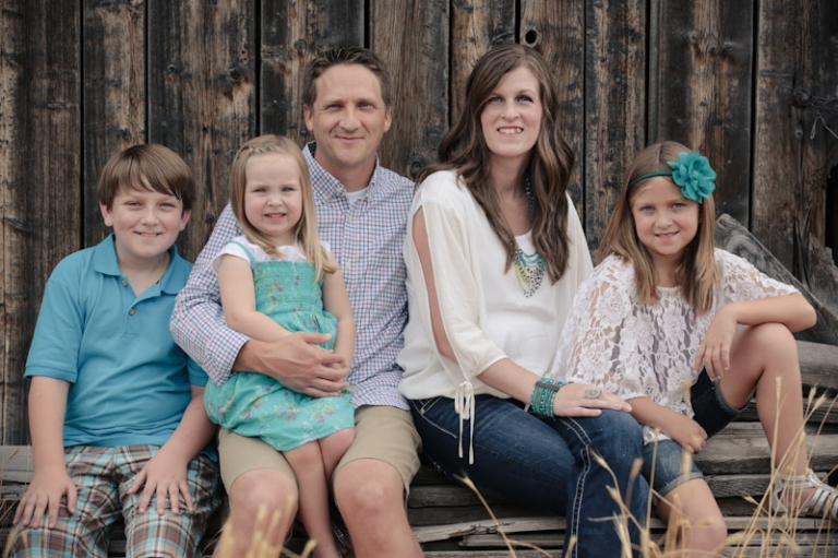 Wedding-and-Portrait-Photographer-Family-photos0040R0A4853-Blog(pp_w768_h511)