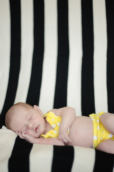 Wedding-and-Portrait-Photographer-Newborns0160R0A4490-Blog(pp_w480_h720)