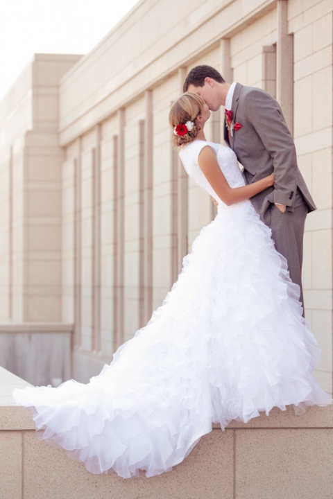Wedding-and-Portrait-Photographer-Oquirrh-mountain-temple-wedding0090R0A8653-Blog(pp_w480_h720)