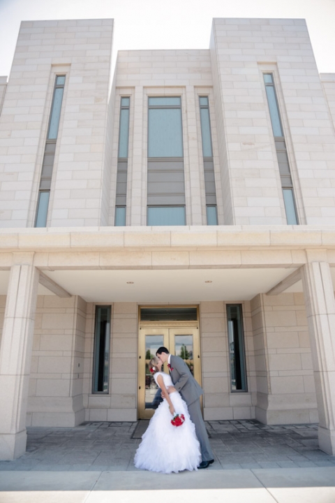 Wedding-and-Portrait-Photographer-Oquirrh-mountain-temple-wedding0110R0A8447-Blog(pp_w480_h720)