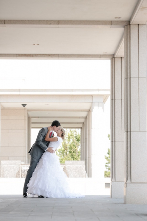 Wedding-and-Portrait-Photographer-Oquirrh-mountain-temple-wedding0160R0A8743-Blog(pp_w480_h720)