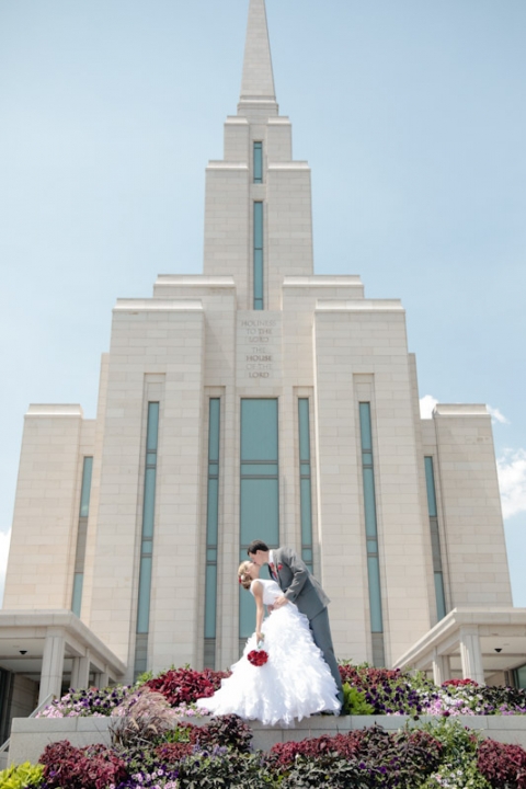 Wedding-and-Portrait-Photographer-Oquirrh-mountain-temple-wedding0180R0A8816-Blog(pp_w480_h720)